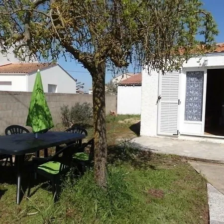 House Maisonnette Studio Avec Jardinet 1 Hébergement de vacances La Pallice
